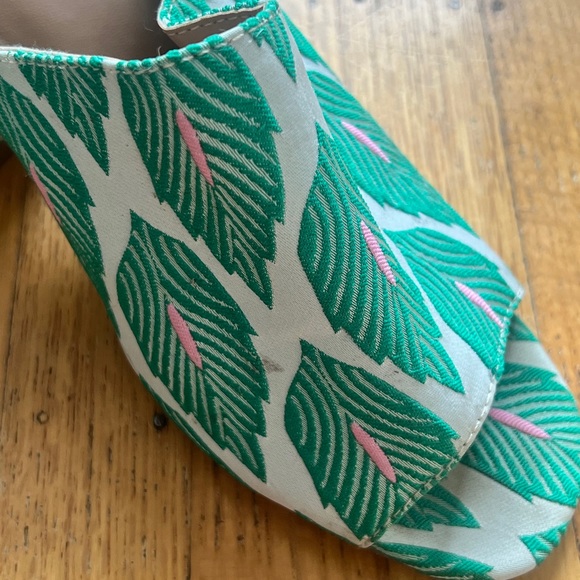 Urban Outfitters Heels - Picture 5 of 5